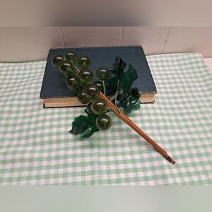 Vintage Decorative Green Lucite/plastic Grapes
